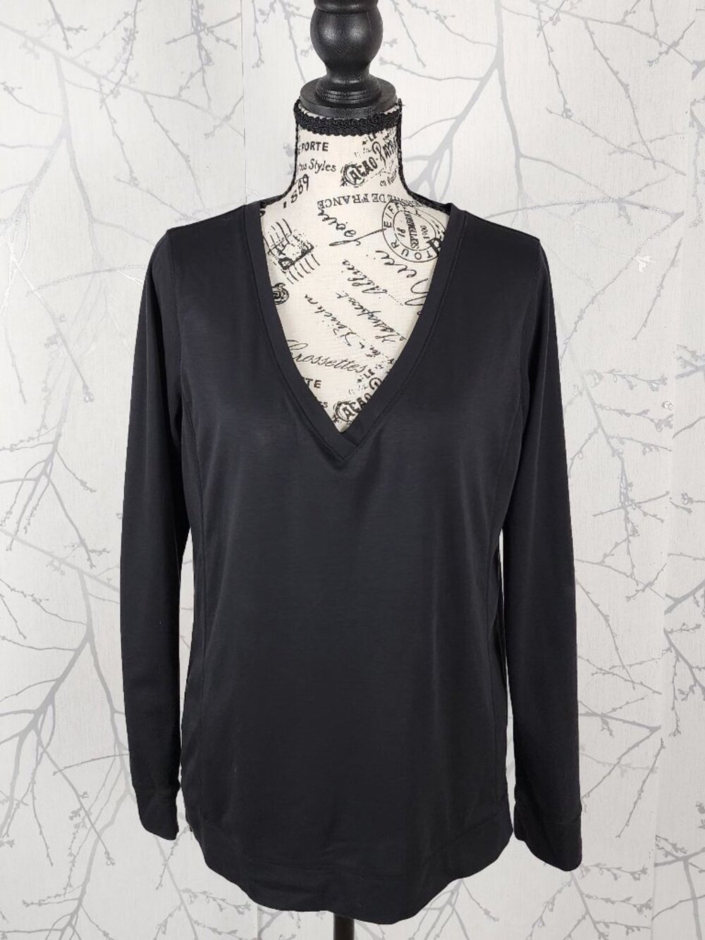 Raffi Black Cotton Jersey V-Neck Long Sleeve Tee